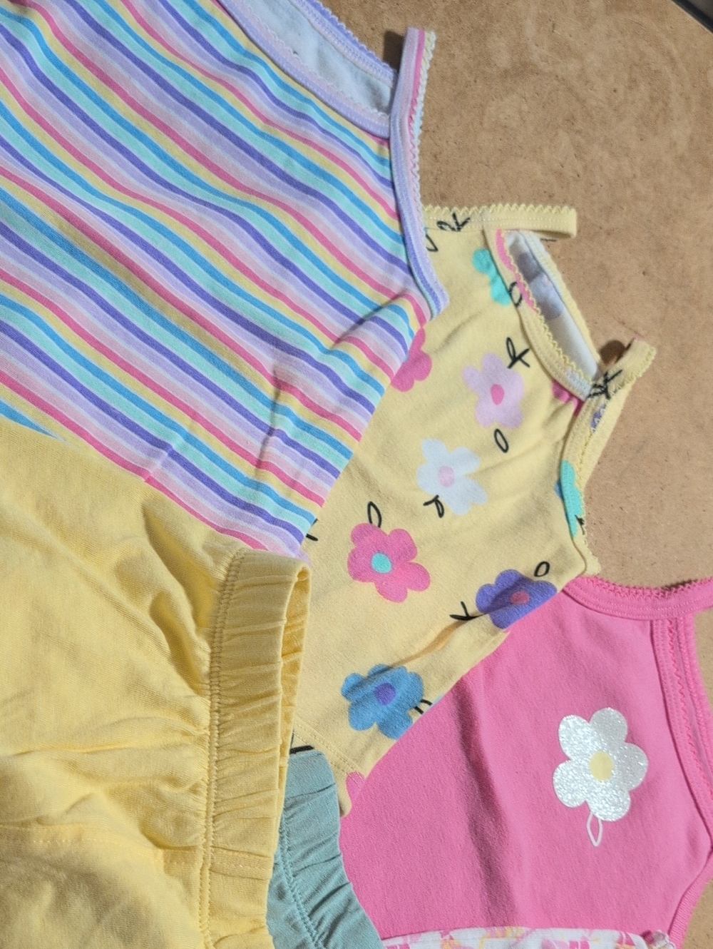 🌸2/$35🌸 Like New Baby Girls Lullaby Lane Set Of Summer Tanks/Shorts Size 6-9M - Picture 5 of 6